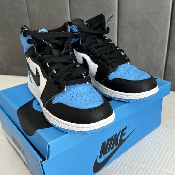 Air Jordan 1 - Picture 2 of 3